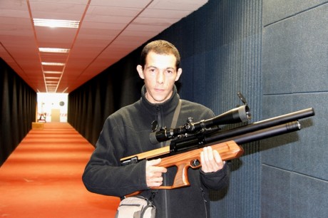 bueno compis pues ayer me trajeron de sp-airgun este pedazo de cacharro, hace tiempo que les quería echar 60