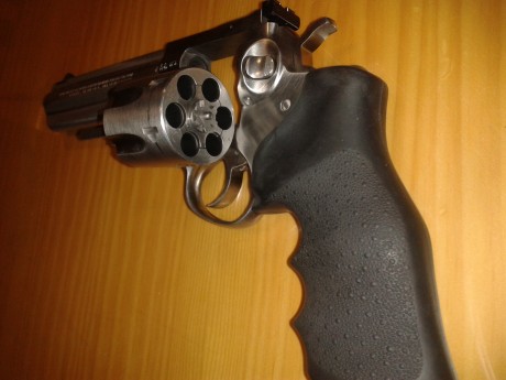 Revolver Ruger 6" - 38 sp - 357 mg
450 euros
valencia 01