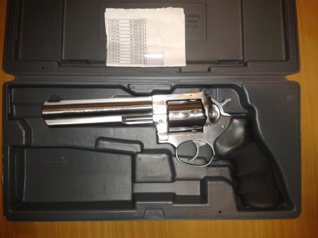 Revolver Ruger 6" - 38 sp - 357 mg
450 euros
valencia 00