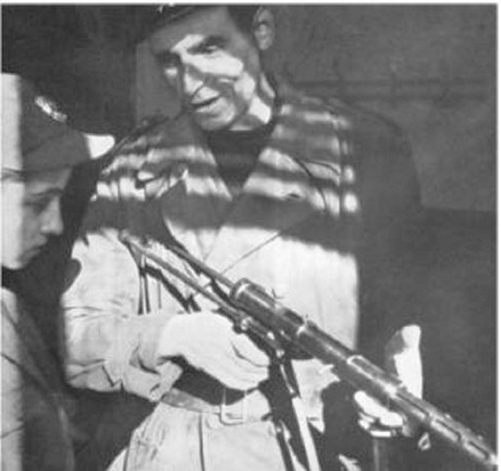 Hace unos días encontré por casualidad en una web extranjera un arma a la venta que hacía muchos años 70