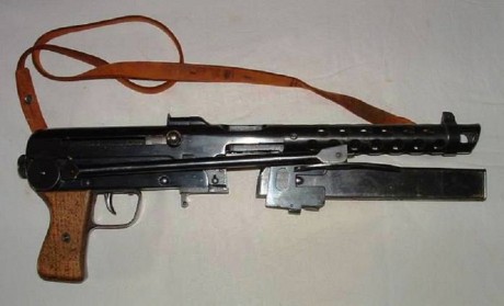 Hace unos días encontré por casualidad en una web extranjera un arma a la venta que hacía muchos años 72