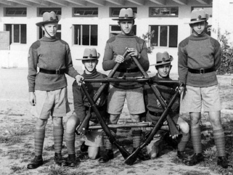 Hace unos días encontré por casualidad en una web extranjera un arma a la venta que hacía muchos años 40