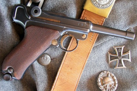 Hace unos días encontré por casualidad en una web extranjera un arma a la venta que hacía muchos años 131
