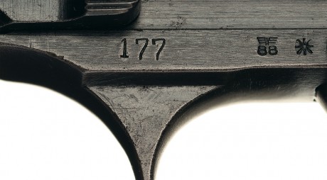 Hace unos días encontré por casualidad en una web extranjera un arma a la venta que hacía muchos años 100