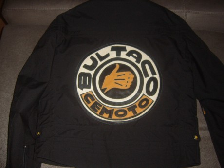 Se vende cazadora moto marca BULTACO, producto oficial.

Talla L
Color Negro
Perfecto estado

125€

Un 02