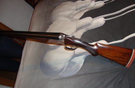 Hola , vendo paralela J.Uriguen Reno de 66 cms. de cañon y choques 18,5/18,7.
La escopeta funciona perfectamente 31