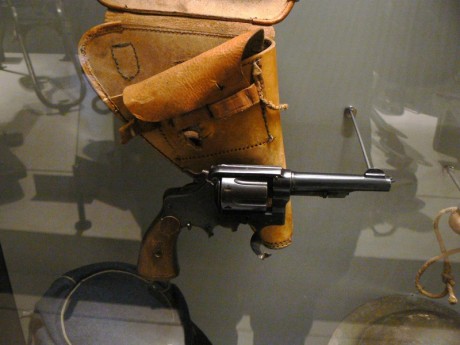 Hace unos días encontré por casualidad en una web extranjera un arma a la venta que hacía muchos años 11