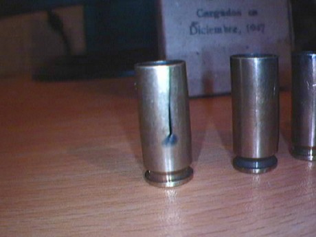 Hola buenas, tengo unos cartuchos del 9 parabellum y estando organizandolo todo un poco me he dado cuenta 151