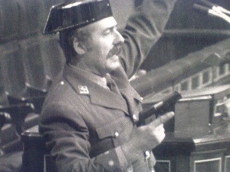 Hace unos días encontré por casualidad en una web extranjera un arma a la venta que hacía muchos años 70