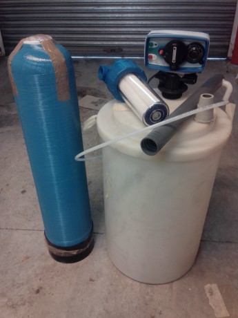 Vendo descalcificador de 2 cuerpos marca Astramatic , creo que es de 25 litros y 800 litros/hora. Lo compré 02