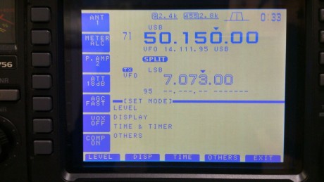 EMISORA DECAMETRICA ICON  IC756
ICOM IC-756 
Transceptor de HF/50.
Modos: USB,LSB,CW,RTTY,AM,FM.
100 W 00