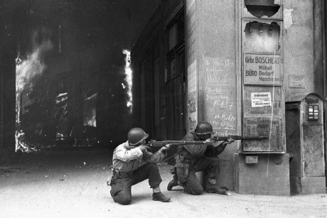 Hace unos días encontré por casualidad en una web extranjera un arma a la venta que hacía muchos años 50