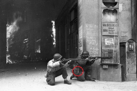 Hace unos días encontré por casualidad en una web extranjera un arma a la venta que hacía muchos años 60