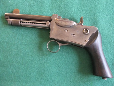 Hace unos días encontré por casualidad en una web extranjera un arma a la venta que hacía muchos años 70