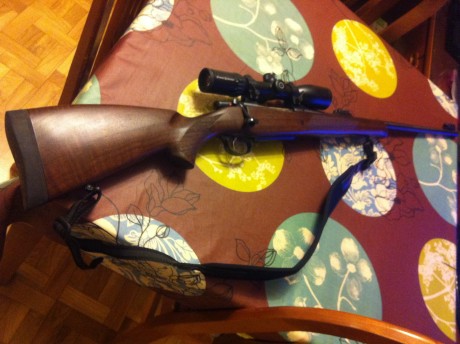 Buenas noches ¿Alguien tiene este rifle y en este calibre ? ¿Que tal de peso y retroceso? , agradezco 10