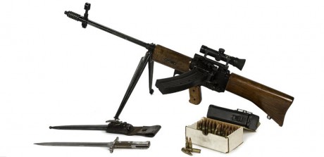 Hace unos días encontré por casualidad en una web extranjera un arma a la venta que hacía muchos años 70