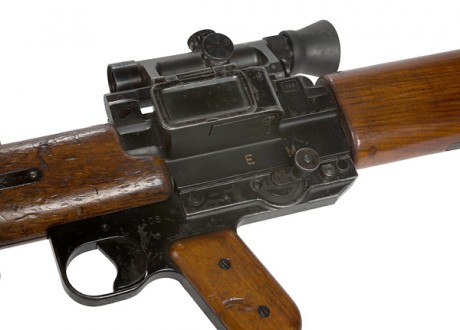 Hace unos días encontré por casualidad en una web extranjera un arma a la venta que hacía muchos años 92