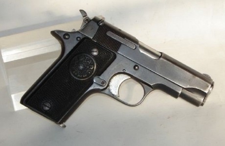 Hace unos días encontré por casualidad en una web extranjera un arma a la venta que hacía muchos años 100