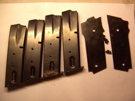 Buenas tardes:

se venden cargadores originales de S&W para pistola modelo 59, sirven incluso para 02