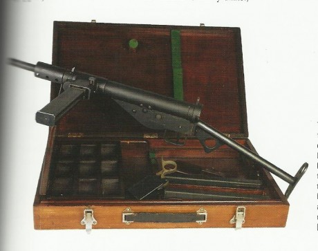 Hace unos días encontré por casualidad en una web extranjera un arma a la venta que hacía muchos años 100