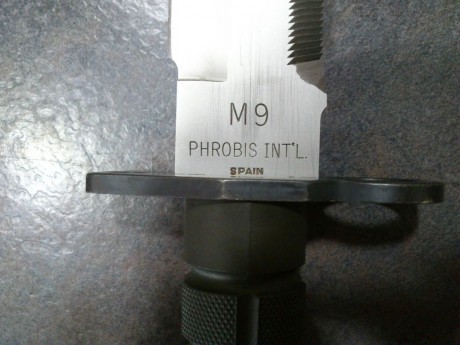 hola ,alguien sabe de esta version de la m9?.es la primera vez que la veo,en el recazo pone spain,por 70