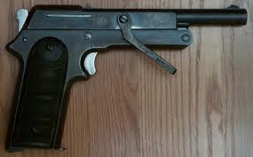 Hace unos días encontré por casualidad en una web extranjera un arma a la venta que hacía muchos años 60