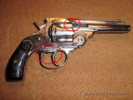 ¡ Hola !
Desearia información sobre este revolver, aunque no se aprecia en la foto sobre el cañon reza 32