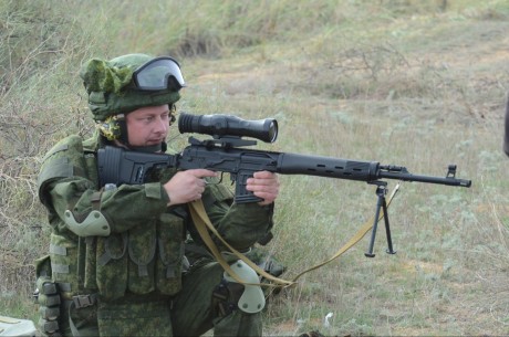 Recien salido de la factoria rusa!

https://actualidad.rt.com/actualidad/view/93814-kalashnikov-fusil-bullpup-izhmash 90