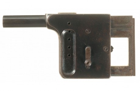 Hace unos días encontré por casualidad en una web extranjera un arma a la venta que hacía muchos años 20