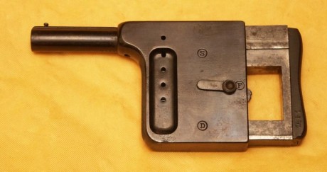 Hace unos días encontré por casualidad en una web extranjera un arma a la venta que hacía muchos años 40