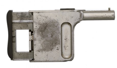 Hace unos días encontré por casualidad en una web extranjera un arma a la venta que hacía muchos años 71