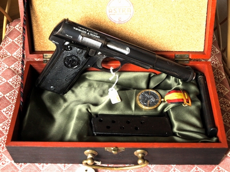 Hola,he abierto este hilo para que todos aquellos que tengais armas Españolas,podais lucirlas aqui con 172