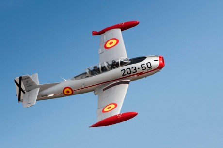 Un avión de exhibición de los años 30 se ha estrellado alrededor de las dos de esta tarde en el aeródromo 40