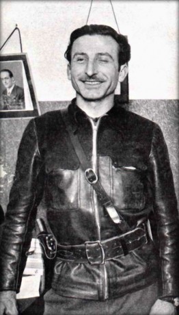 Hace unos días encontré por casualidad en una web extranjera un arma a la venta que hacía muchos años 11