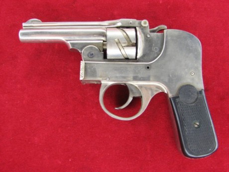 Hace unos días encontré por casualidad en una web extranjera un arma a la venta que hacía muchos años 90