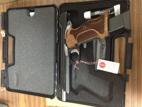 Sin lugar a dudas la pistola 9mm mas precisa de todos los tiempos es la SIG P210. Es imbatible en precisión 80
