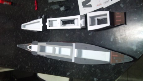 Pues aquí ando construyendo el Akagi, este portaviones, junto con sus compañeros al principio de la guerra 00