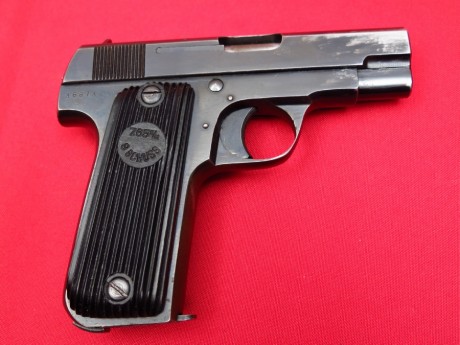 Hace unos días encontré por casualidad en una web extranjera un arma a la venta que hacía muchos años 90