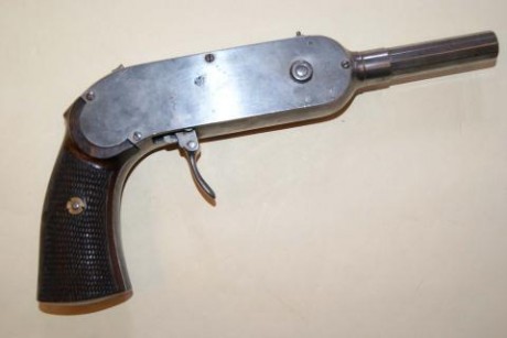 Hace unos días encontré por casualidad en una web extranjera un arma a la venta que hacía muchos años 122