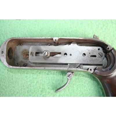 Hace unos días encontré por casualidad en una web extranjera un arma a la venta que hacía muchos años 142