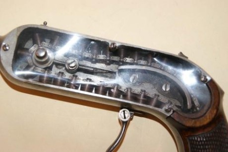 Hace unos días encontré por casualidad en una web extranjera un arma a la venta que hacía muchos años 140