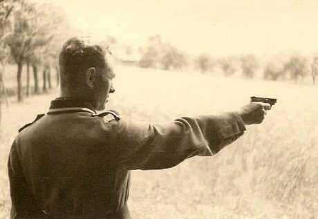 Hace unos días encontré por casualidad en una web extranjera un arma a la venta que hacía muchos años 30