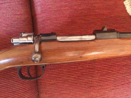 Hola a todos:
Quiero ponerle un visor a este rifle, pero el anterior dueño lo reformó y le retrasó el 00