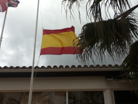  http://www.europapress.es/andalucia/almeria-00350/noticia-explota-polvorin-base-militar-alvarez-sotomayor-viator-provoca-fallecidos-20130520151322.html 100
