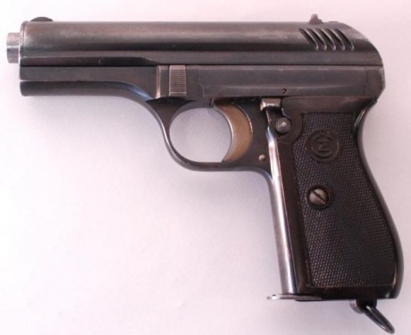 Hace unos días encontré por casualidad en una web extranjera un arma a la venta que hacía muchos años 52