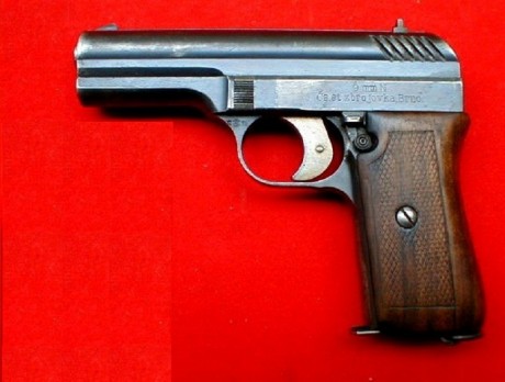 Hace unos días encontré por casualidad en una web extranjera un arma a la venta que hacía muchos años 51