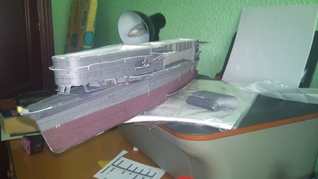 Pues aquí ando construyendo el Akagi, este portaviones, junto con sus compañeros al principio de la guerra 10