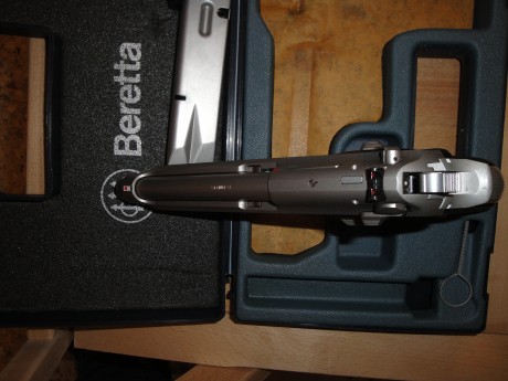 Hola a todos, vendo Beretta 92fs inox. El arma se encuentra en buen estado y tiene poco uso. Esta guiada 01