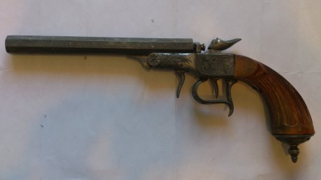 Me han pasado unas fotos para ver de identificar el arma,pero reconozco que estoy mas perdido que un eLefante 02