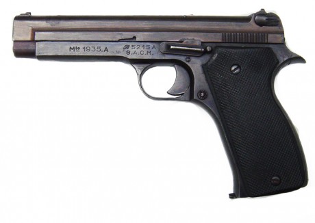 Hace unos días encontré por casualidad en una web extranjera un arma a la venta que hacía muchos años 152